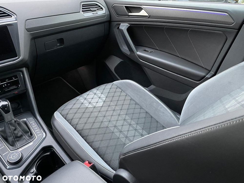 Volkswagen Tiguan 2.0 TDI SCR 4MotION DSG R-Line - 27