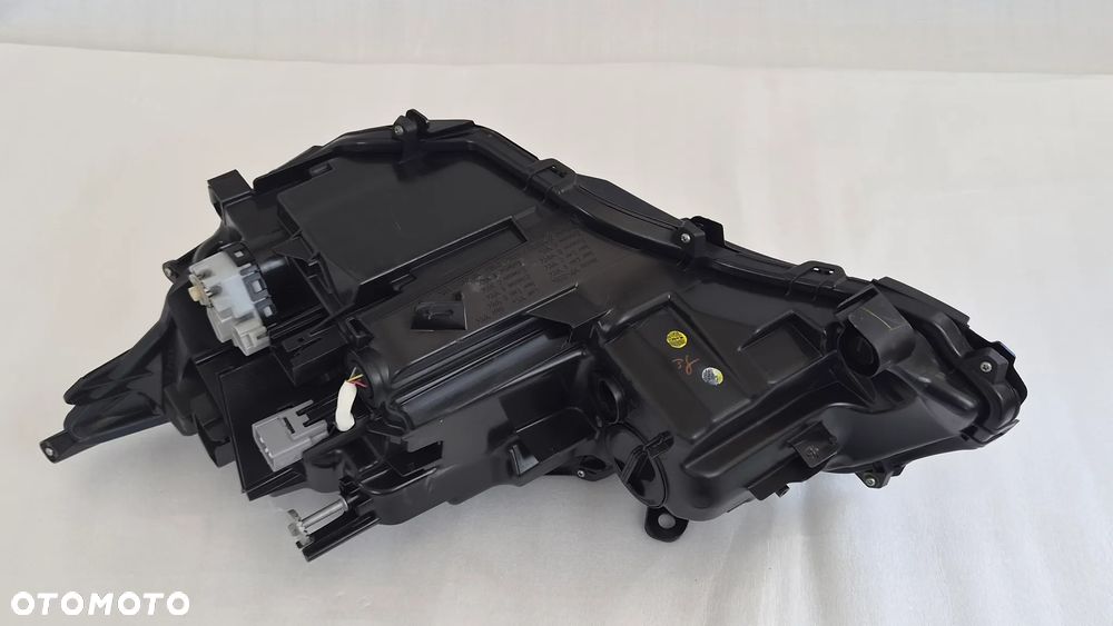 LAMPA PRAWA PRZÓD LEXUS CT 200H F-SPORT LIFT 2018- - 12