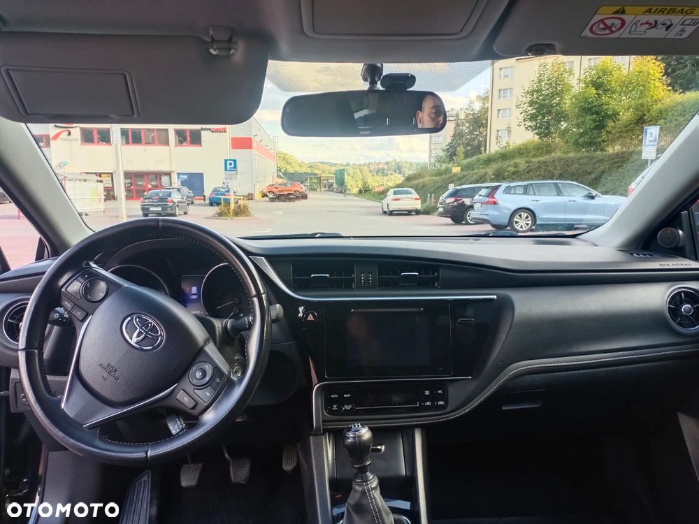 Toyota Auris 1.6 Premium Comfort - 7
