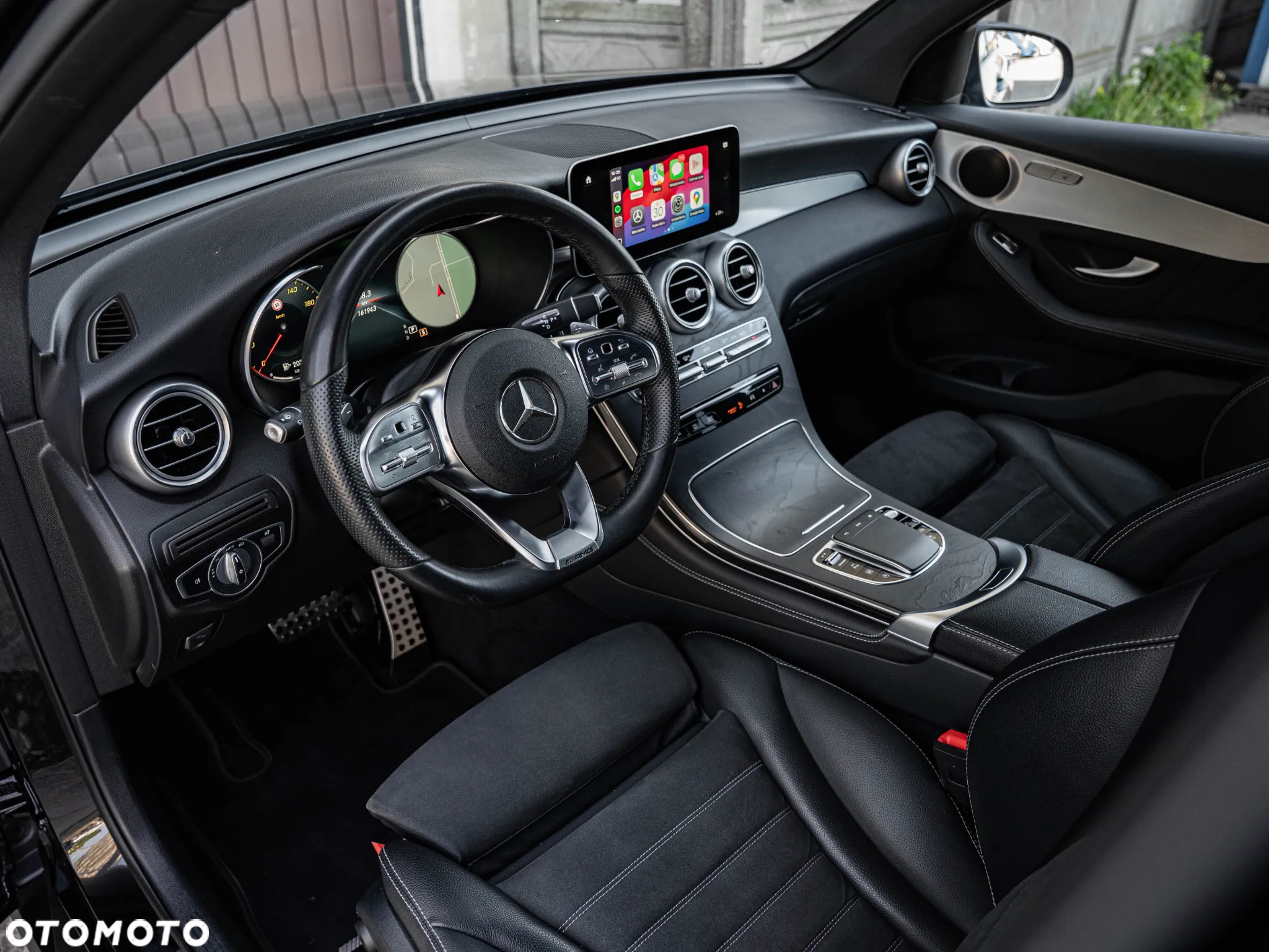 Mercedes-Benz GLC 200 4Matic 9G-TRONIC AMG Line Plus - 23