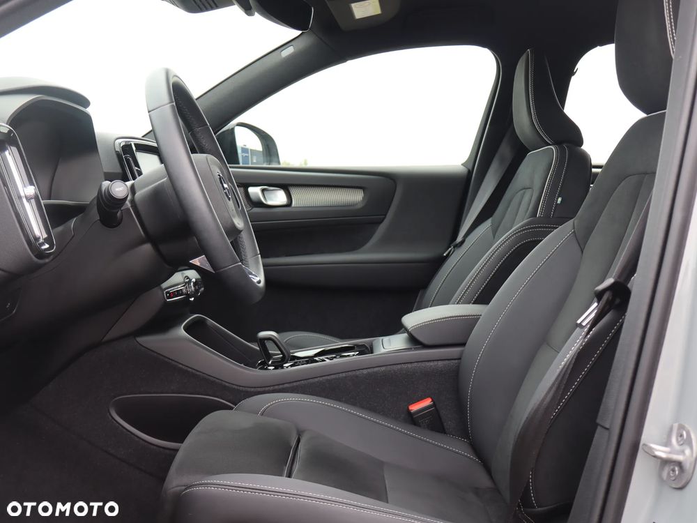 Volvo XC 40 B3 Plus Dark - 15
