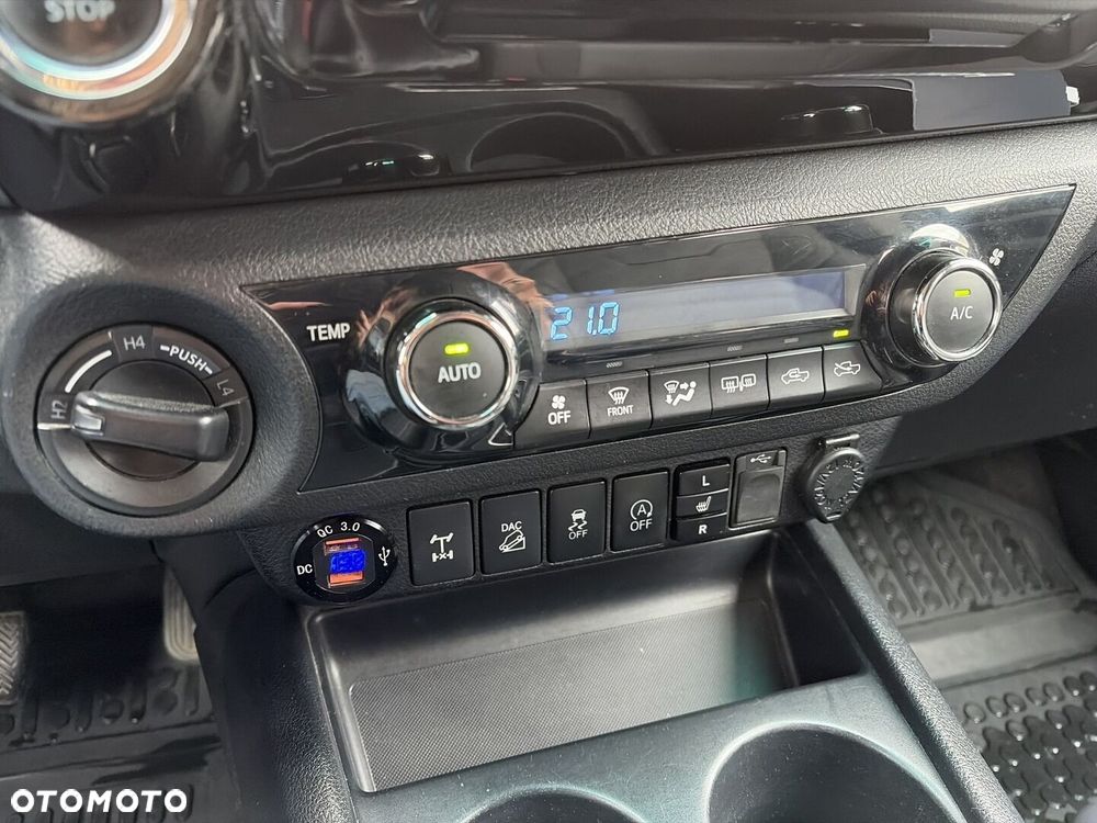 Toyota Hilux 2.4 D-4D Double Cab SR5 4x4 - 16
