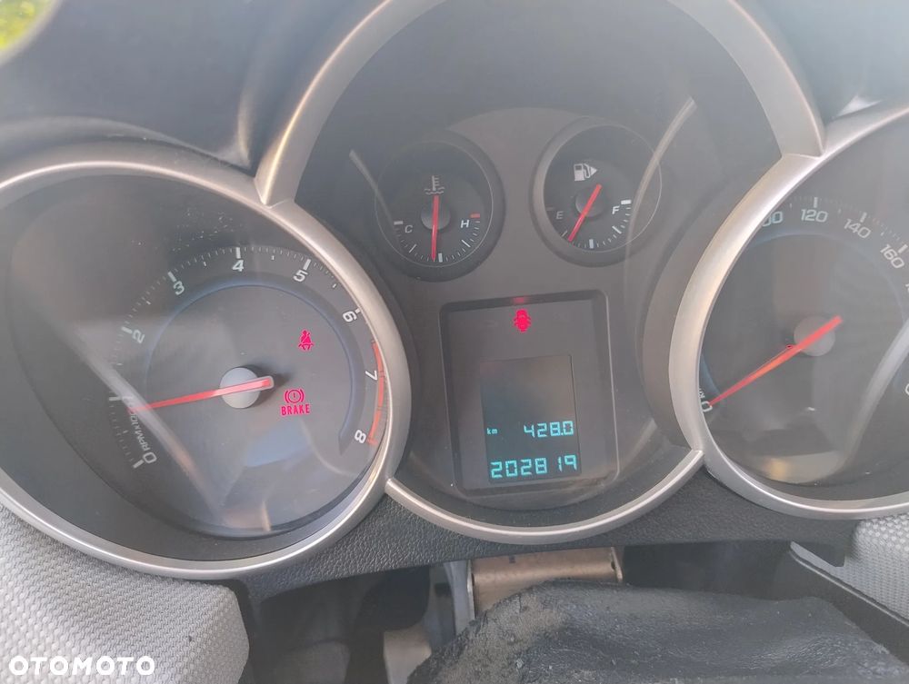 Chevrolet Cruze 1.8 LT - 9