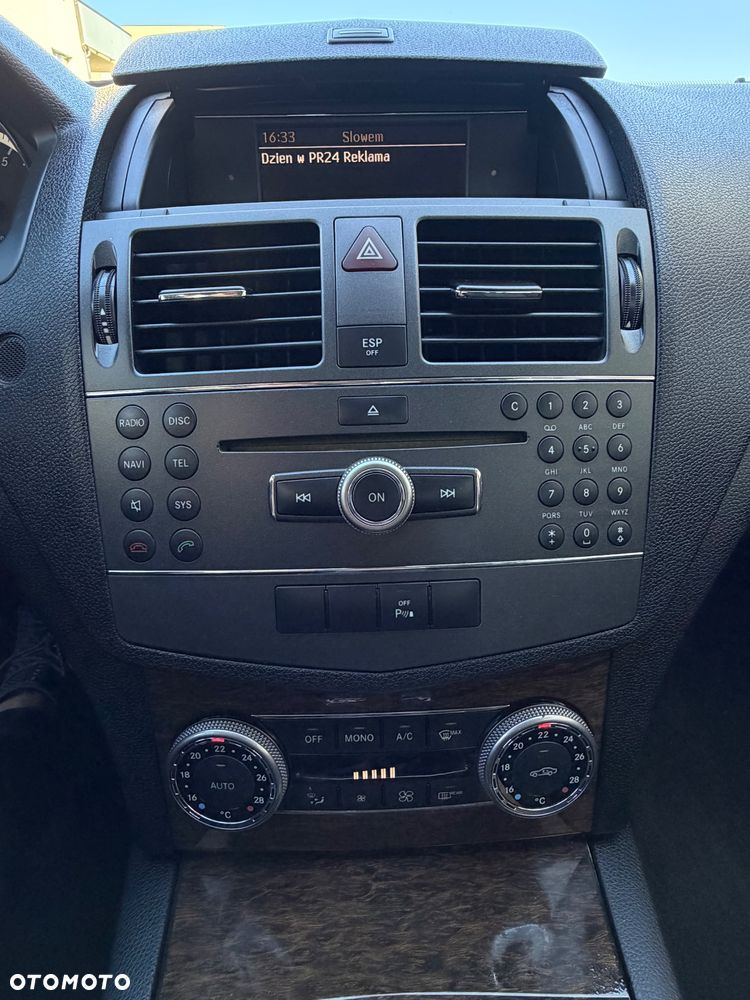 Mercedes-Benz Klasa C 200 (BlueEFFICIENCY) Elegance - 27