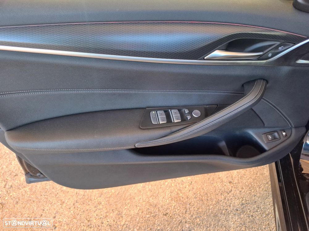 BMW 530 e Pack Desportivo M Pro - 18