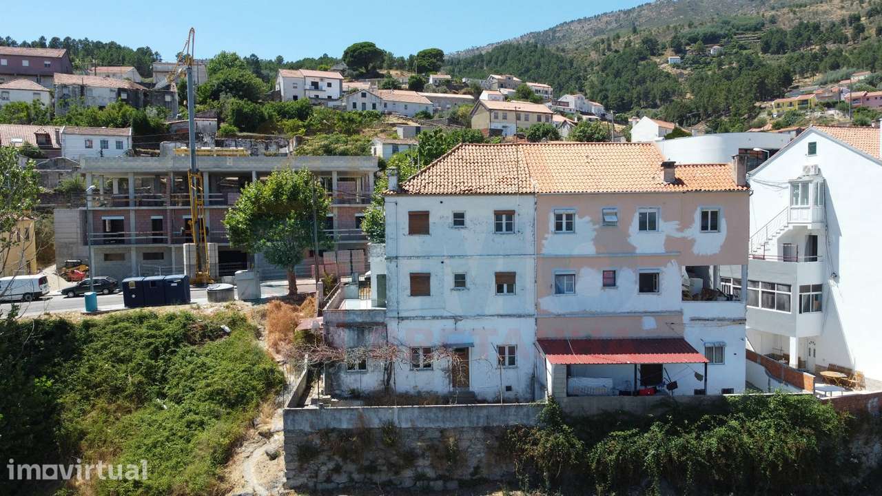 Edificio c/ 3 Apartamentos T2 p/ Recuperar - Covilhã - Grande imagem: 4/32
