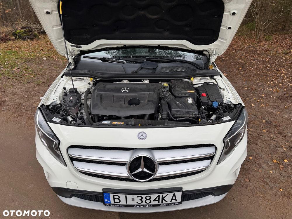 Mercedes-Benz GLA - 13