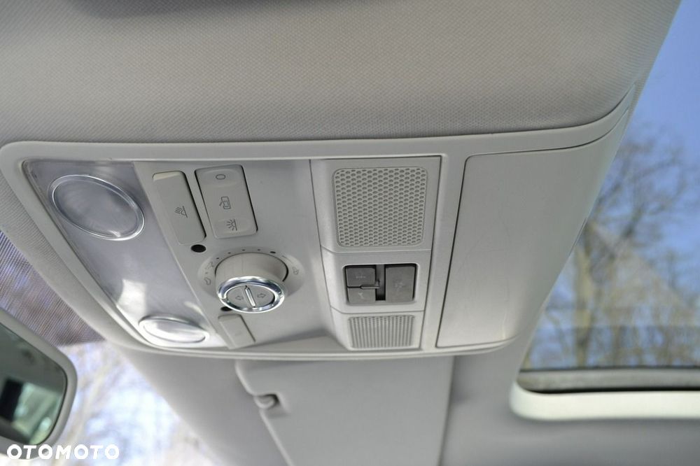 Volkswagen Sharan 2.0 TDI DSG BlueMotion Technology Highline - 36