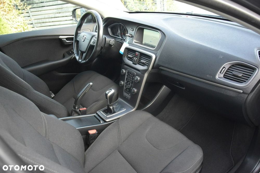 Volvo V40 D2 Kinetic - 33