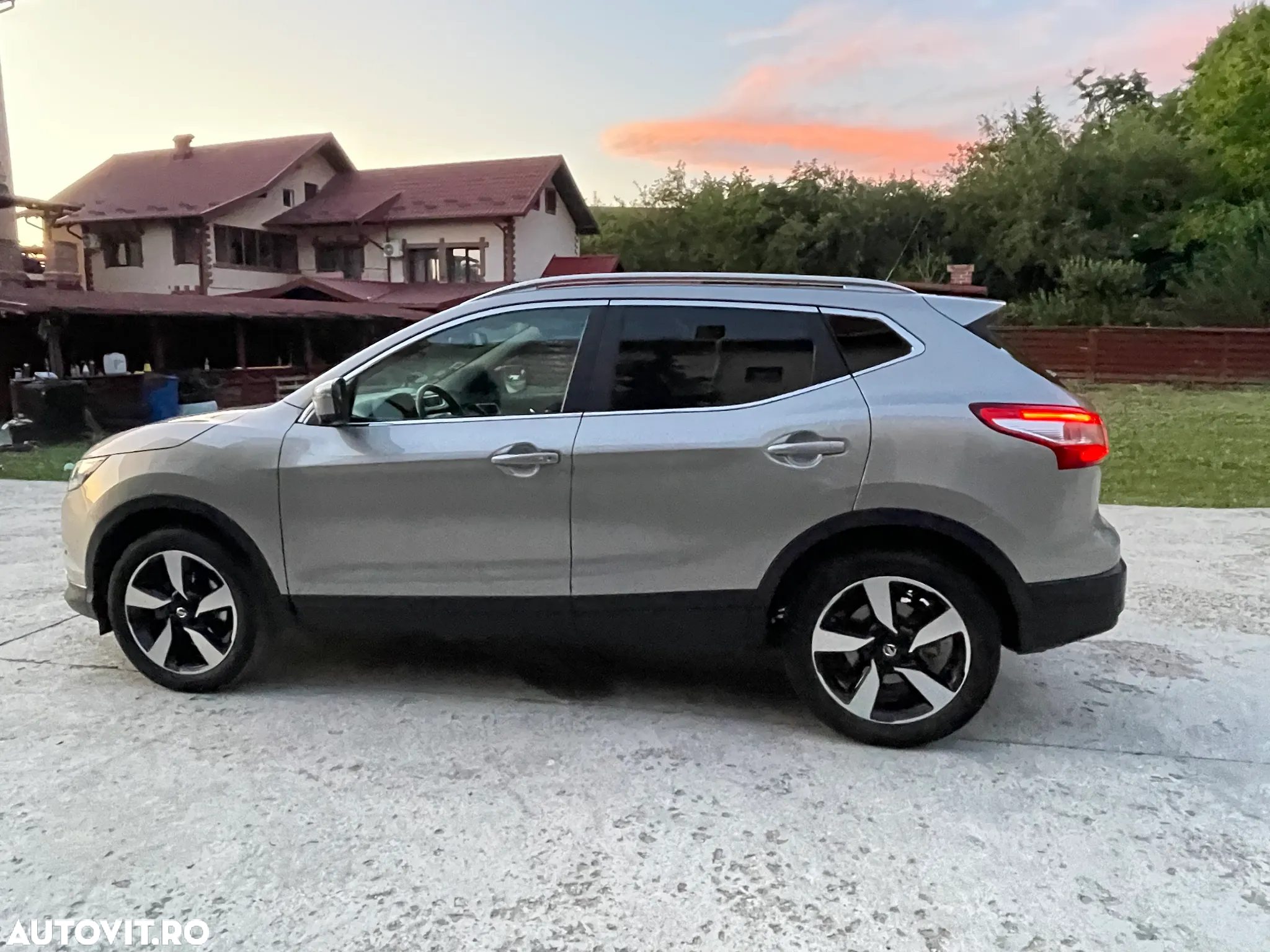 Nissan Qashqai 1.6 DCI Start/Stop X-TRONIC Tekna - 9