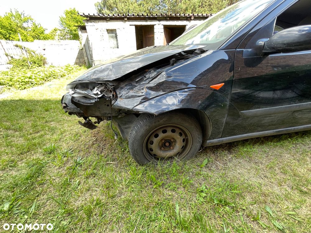 Ford Focus 1.4 Ambiente - 2