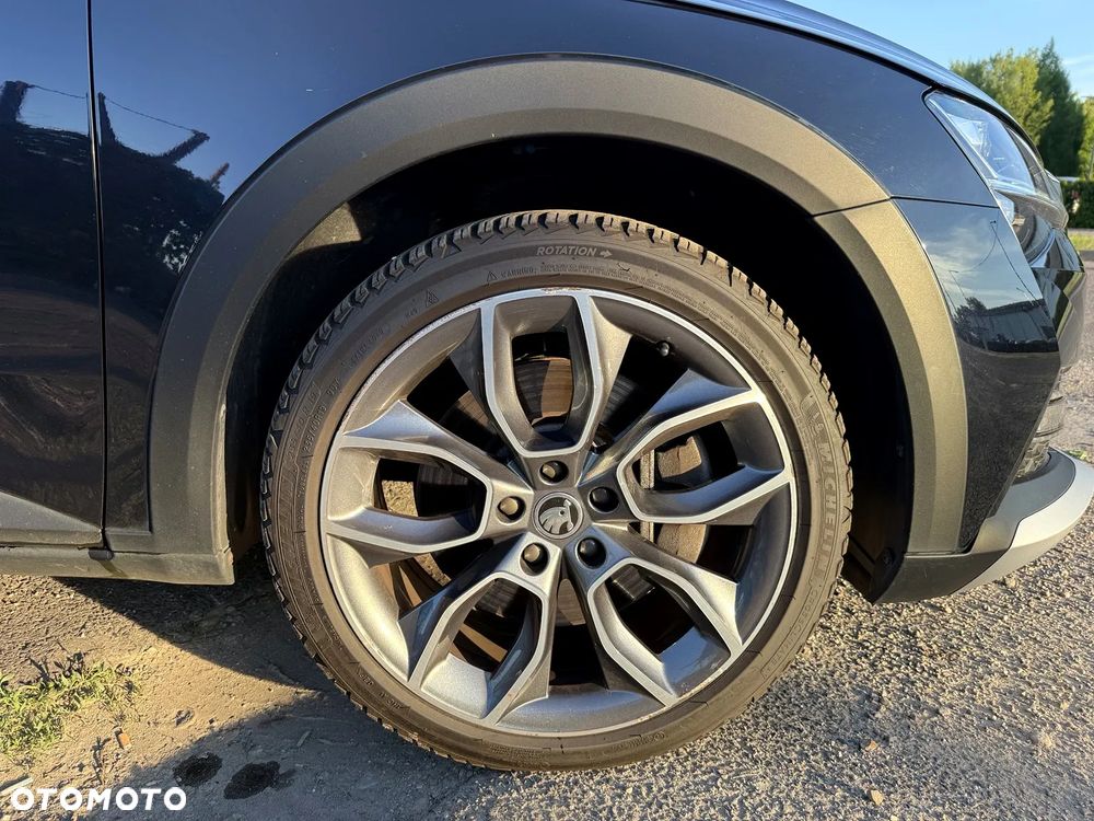 Skoda Superb 2.0 TSI 4x4 Scout DSG - 11