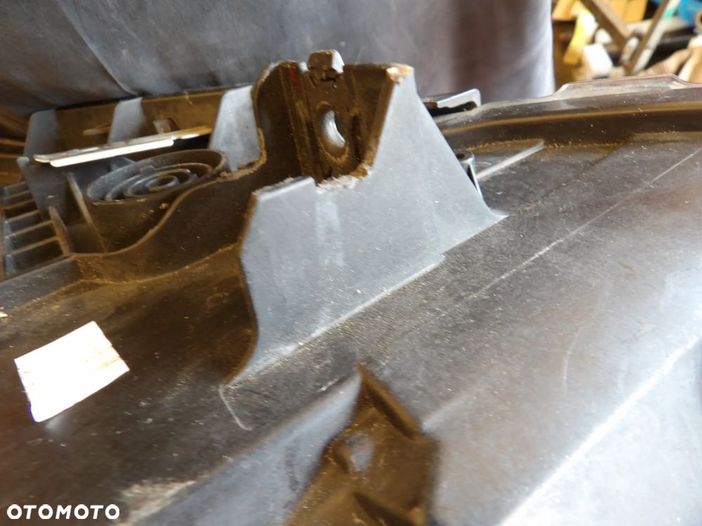 BMW - F48,X3 - H7 - PRAWA LAMPA PRZEDNIA - UK - 7346536 - 7