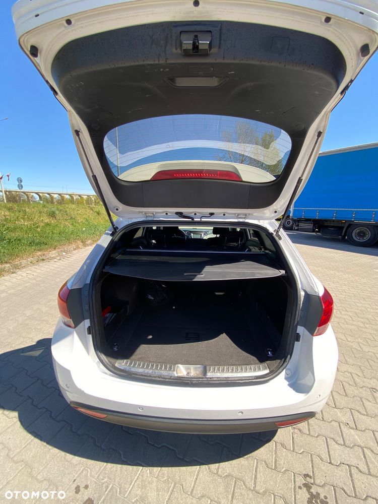 Hyundai i40 Kombi blue 1.7 CRDi Family - 10