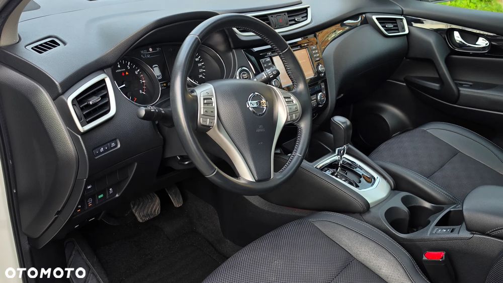 Nissan Qashqai 1.2 DIG-T Xtronic TEKNA+ - 16