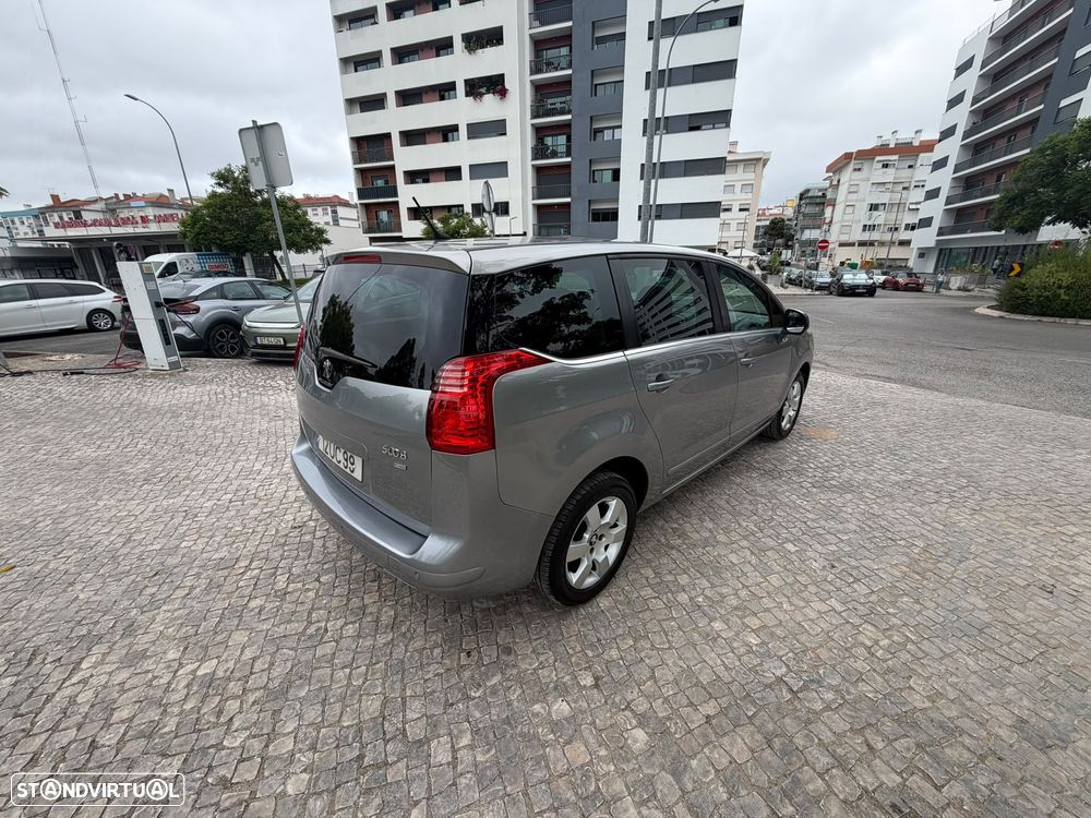 Peugeot 5008 - 5