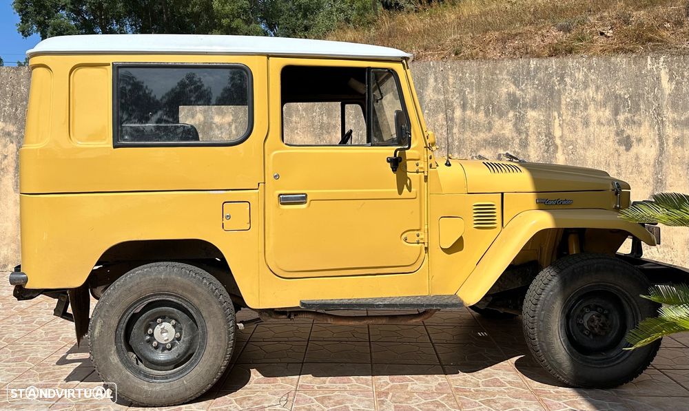 Toyota Land Cruiser - 4