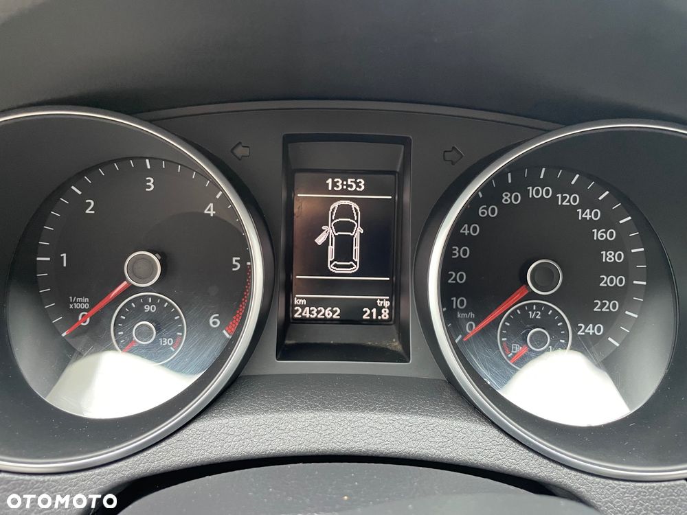 Volkswagen Golf 1.6 TDI DPF BlueMotion Technology Style - 9