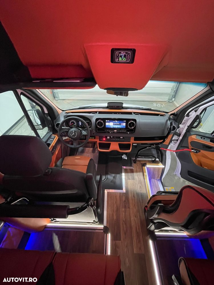 Mercedes-Benz Sprinter - 11