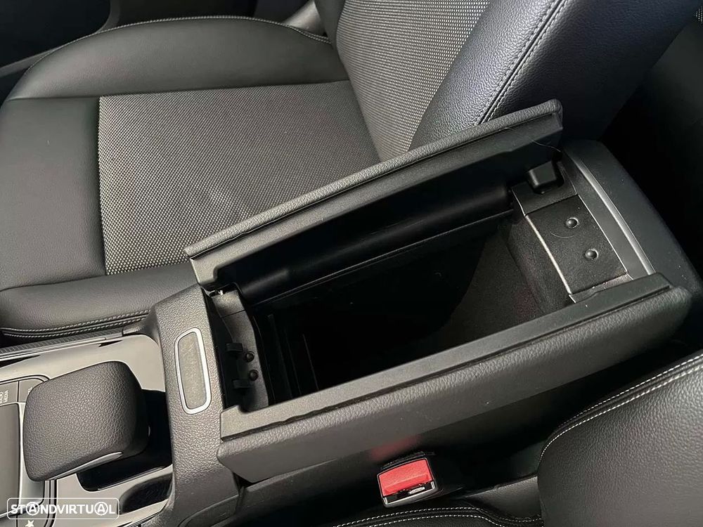Mercedes-Benz GLA 180 7G-DCT Progressive - 18