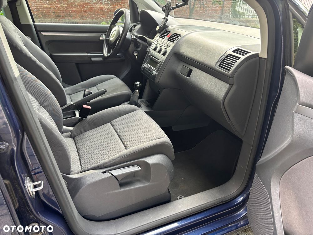 Volkswagen Touran 1.9 TDI Conceptline - 20