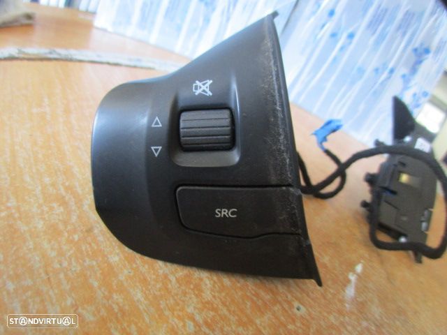 Interruptor 98084115ZD PEUGEOT 208 2014 1.4HDI 70CV 5P BRANCO CONTROLOS DE VOLANTE PEUGEOT 208 2015 1.6HDI 92CV 5P BRANCO - 2