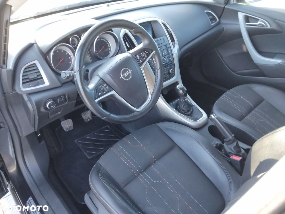 Opel Astra 1.4 Turbo 150 Jahre - 7