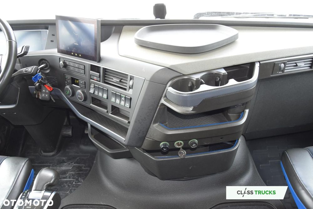 Volvo FH 460 Globetrotter XL i-Save - 12