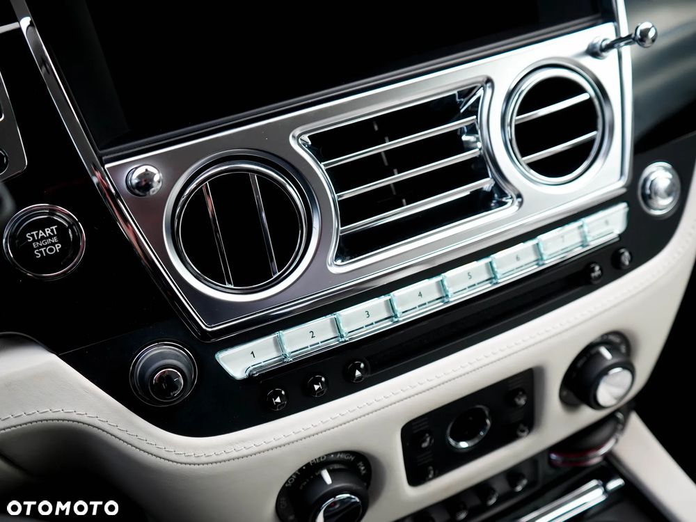 Rolls-Royce Wraith Standard - 22