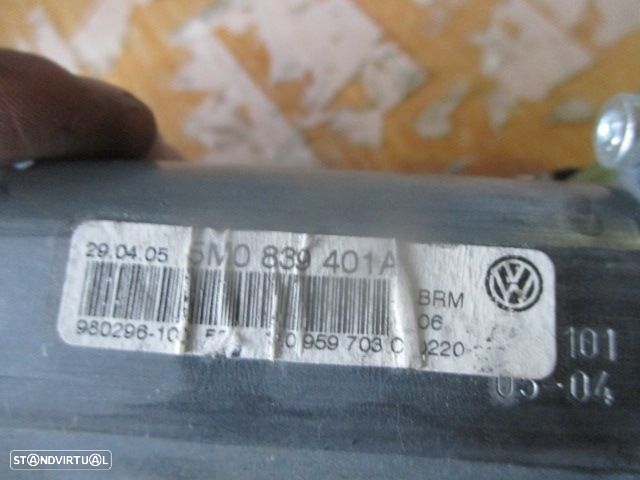Motor Elevador Vidro 5M0839401A VW POLO 2009 TE - 2