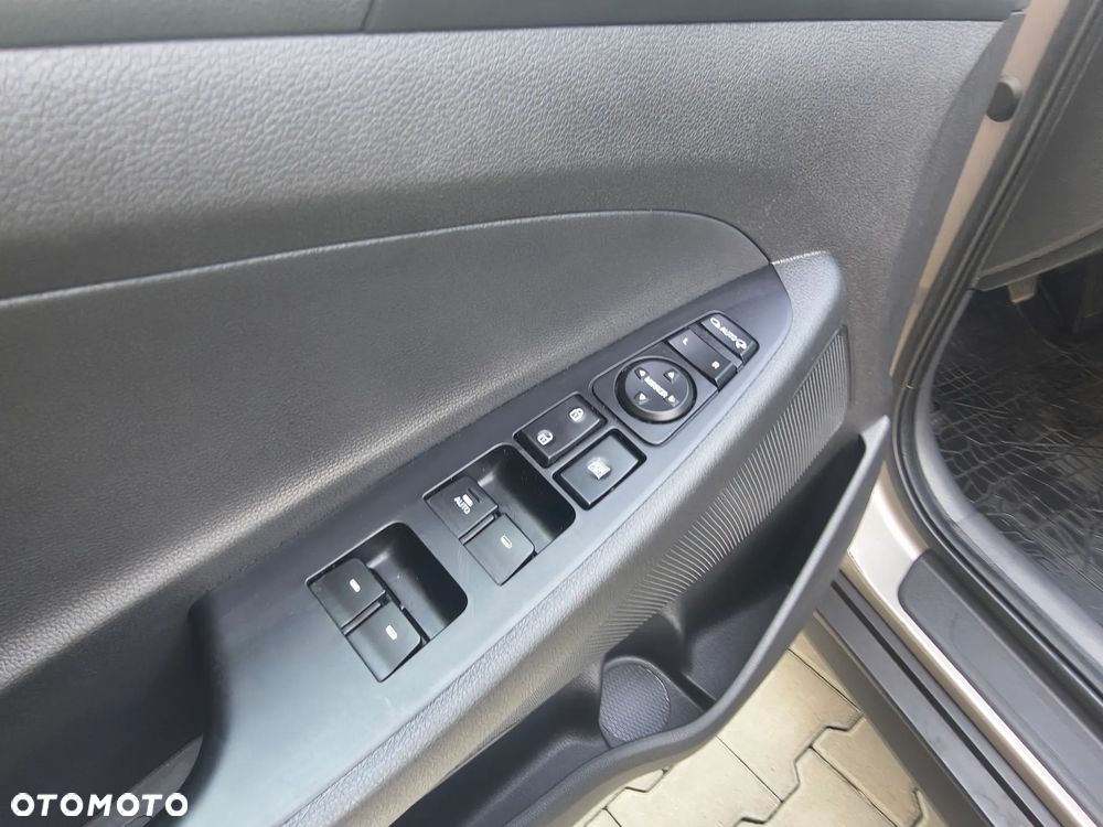 Hyundai Tucson blue 1.6 GDi 2WD Navi - 19