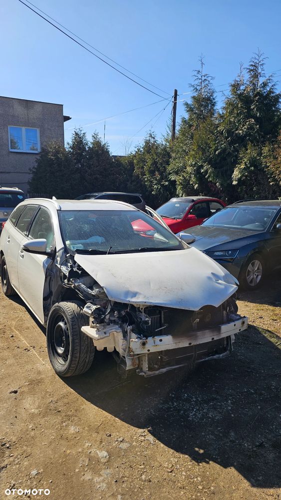 Toyota Auris 1.4 D-4D Premium - 2