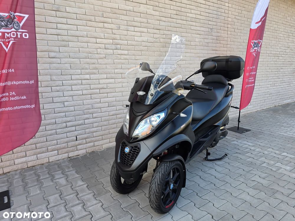 Piaggio MP-3 - 12
