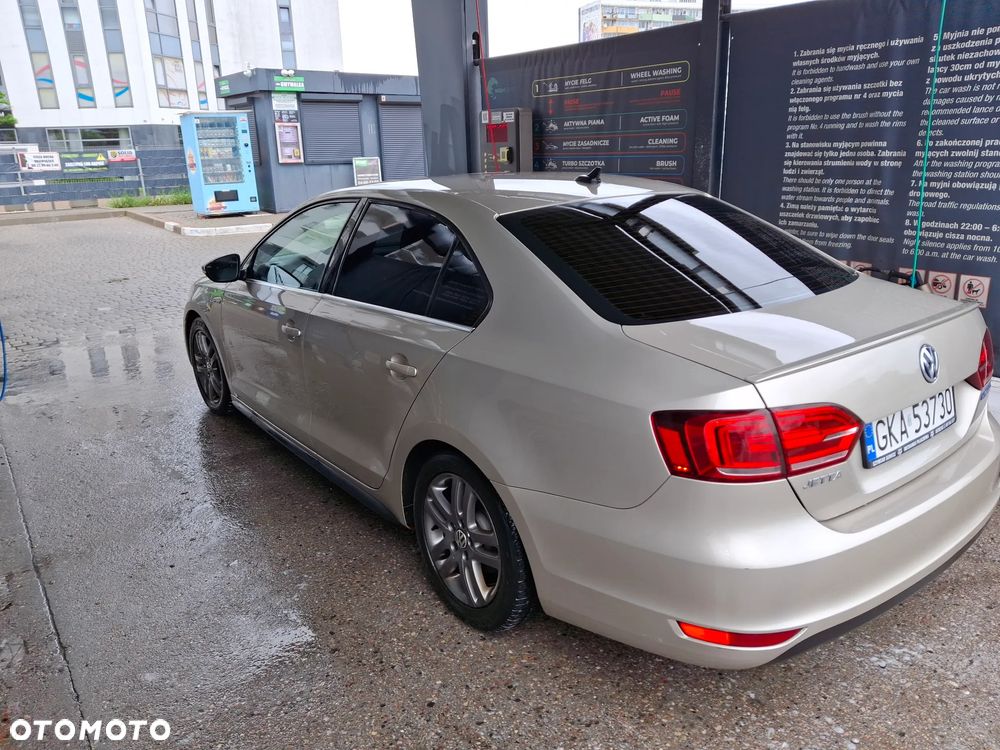 Volkswagen Jetta Hybrid - 4