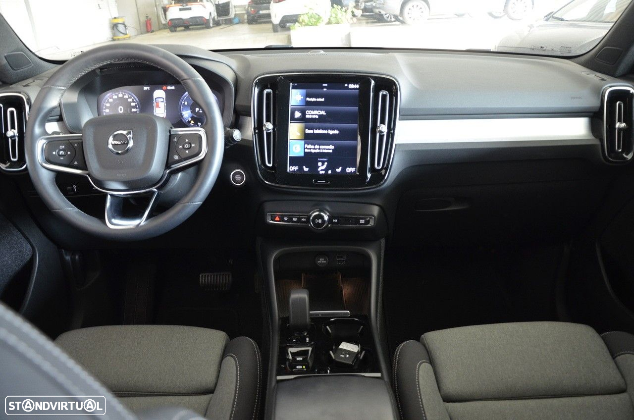 Volvo XC 40 1.5 T2 Plus Dark Auto - 10