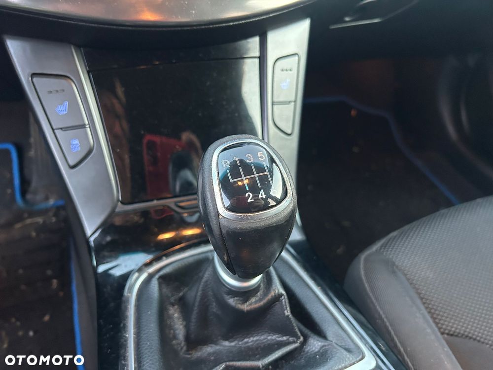 Hyundai i40 Kombi blue 1.6 CRDi Space - 18