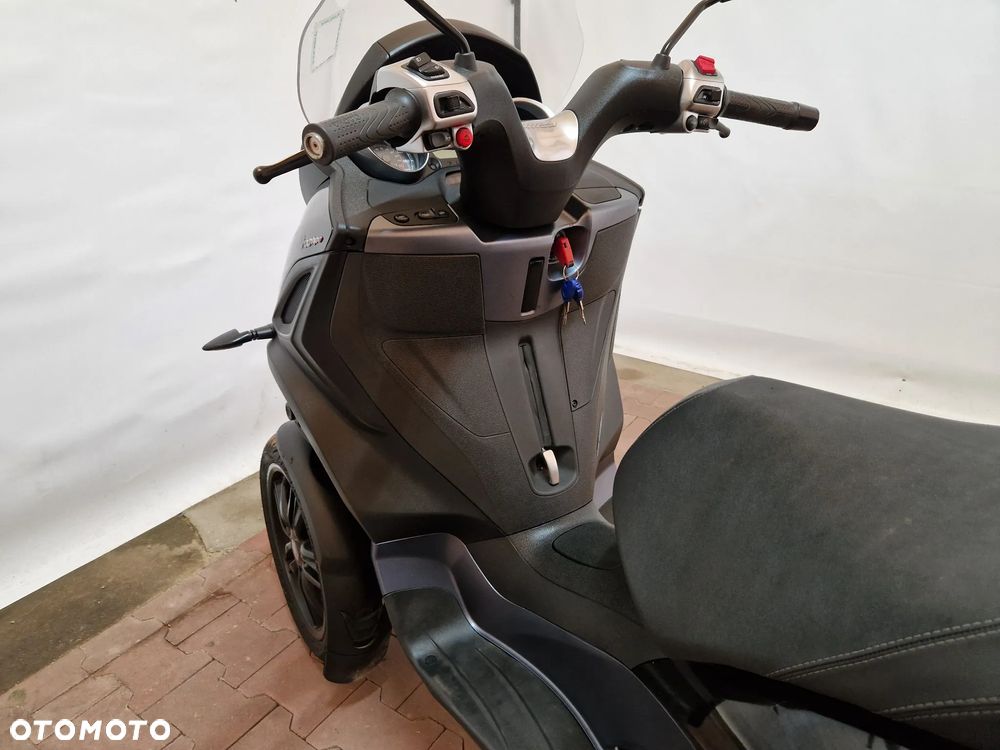 Piaggio MP-3 - 35