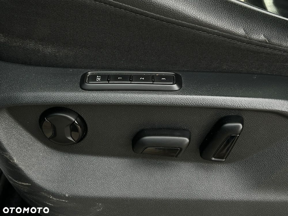 Volkswagen Tiguan Allspace - 22