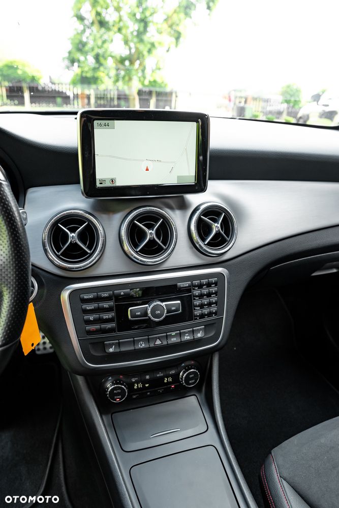 Mercedes-Benz CLA - 36