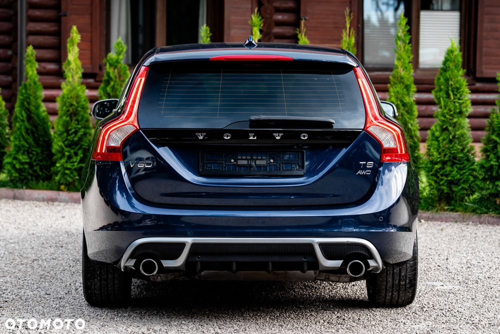Volvo V60 T6 AWD R-Design - 8