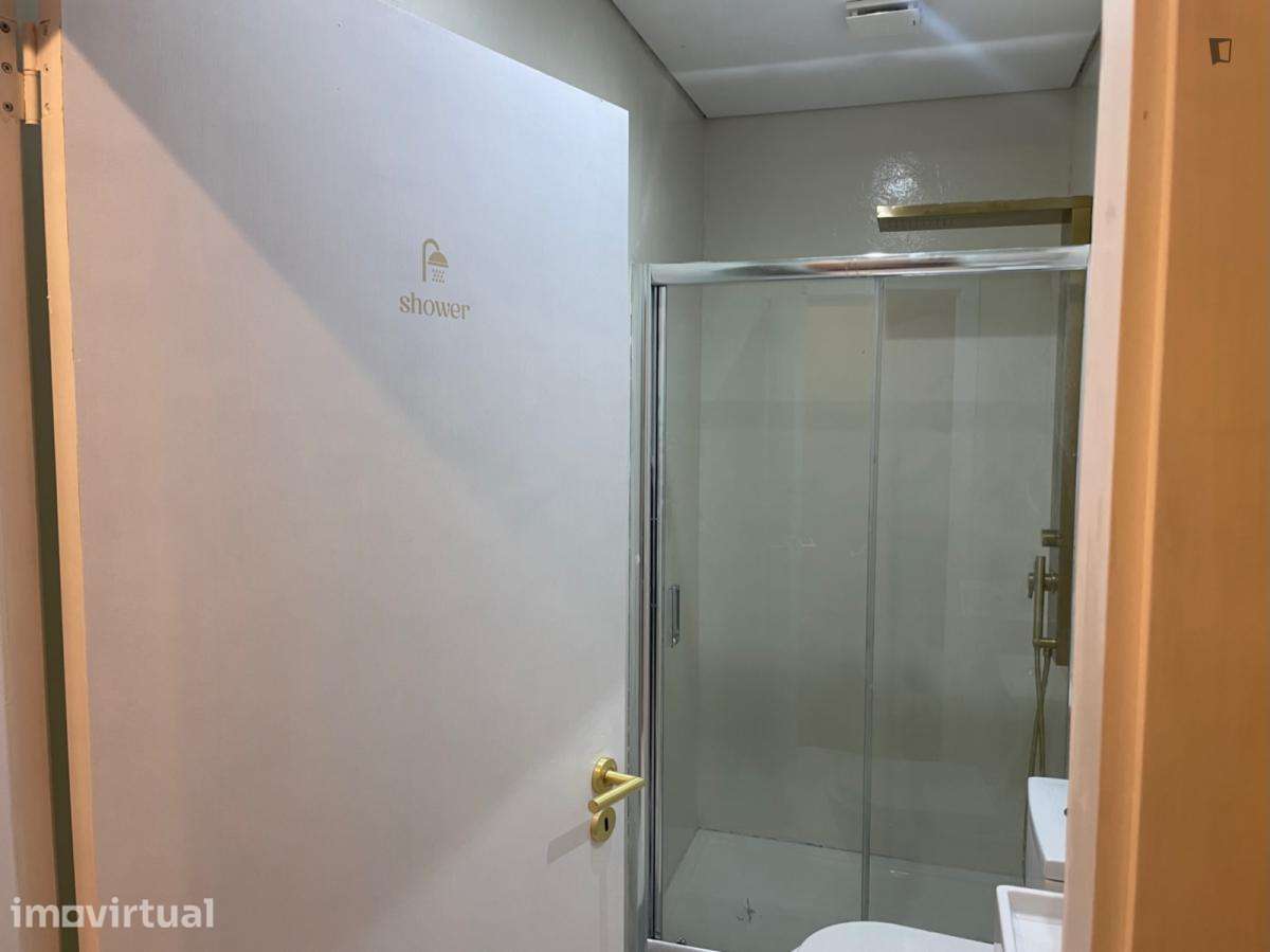Quarto - localizado em Cedofeita Porto - Grande imagem: 2/47