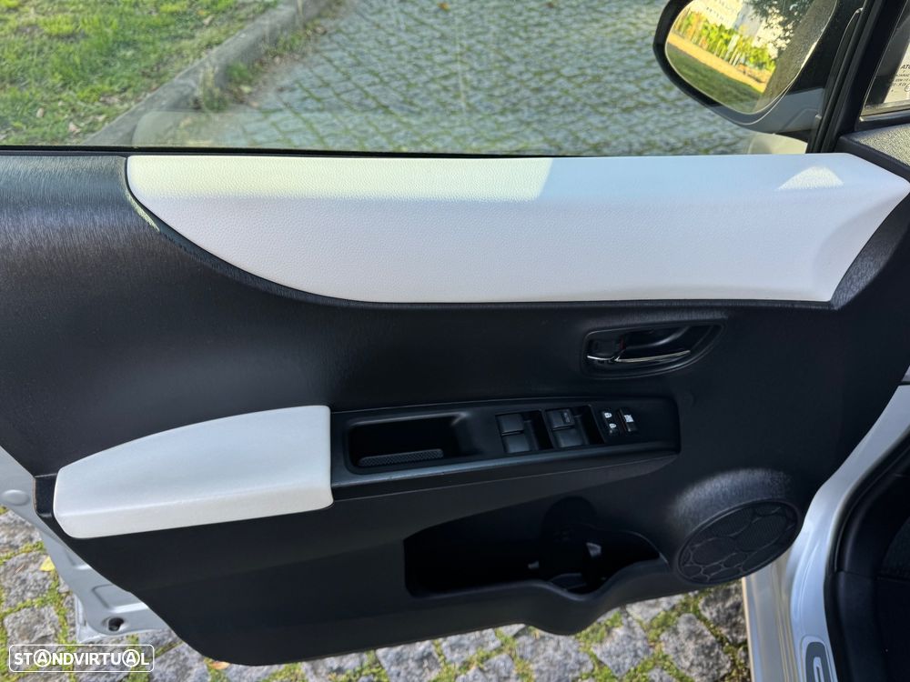 Toyota Yaris 1.4 D-4D Sport+P.Techno +Navi - 8