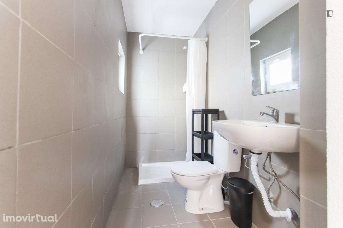 Quarto - localizado em Alameda Lisbon - Grande imagem: 5/10