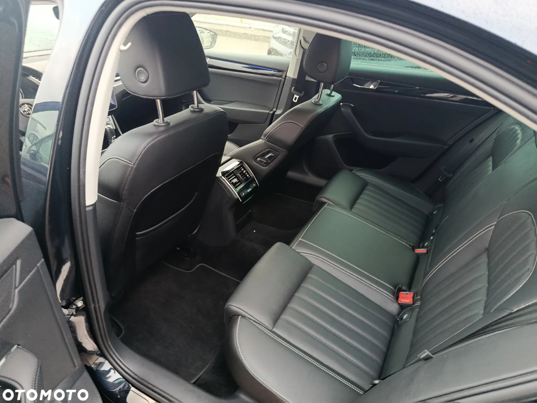 Skoda Superb 2.0 TSI 4x4 L&K DSG - 9