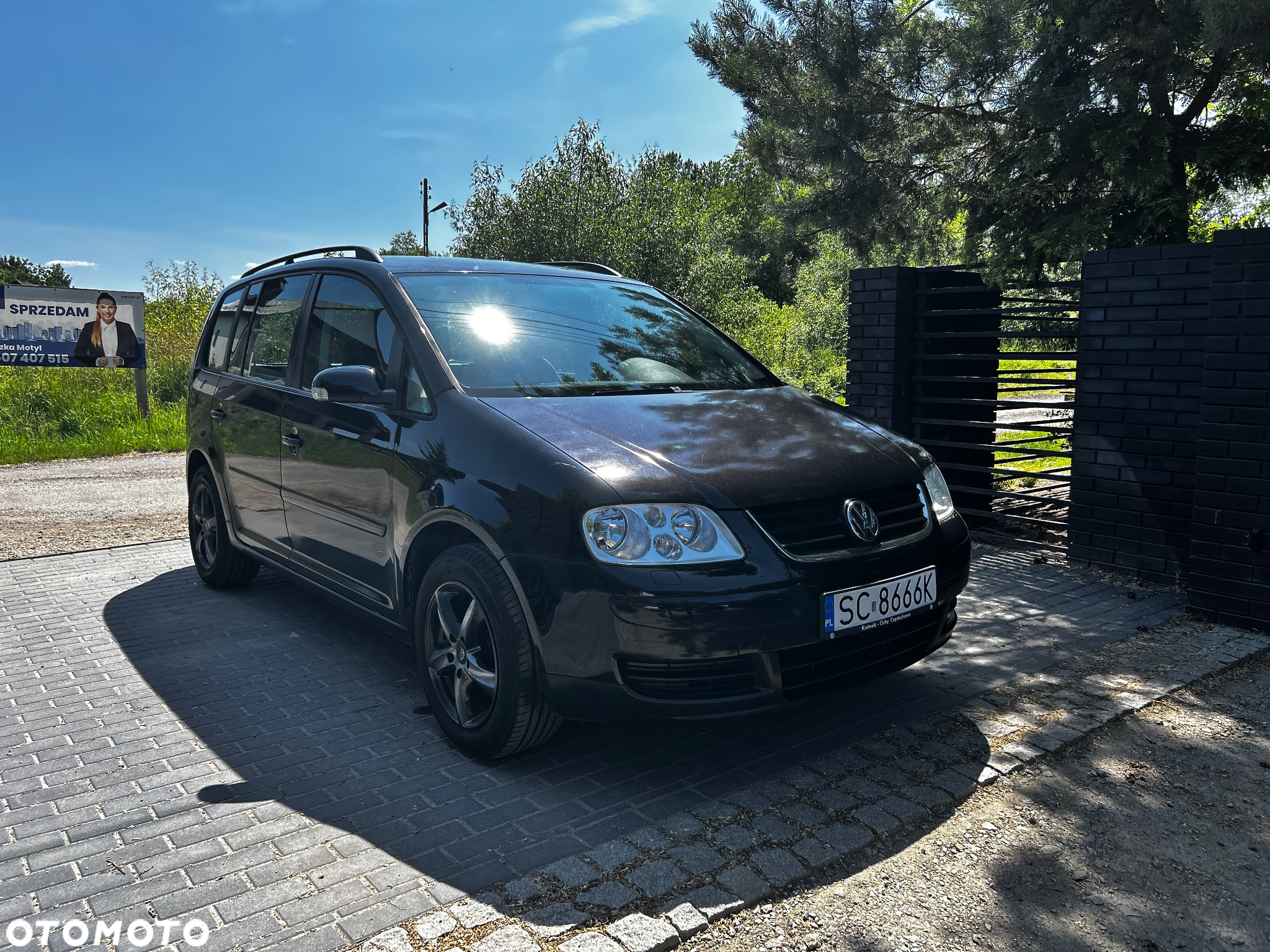 Volkswagen Touran 1.6 FSI Trendline - 3