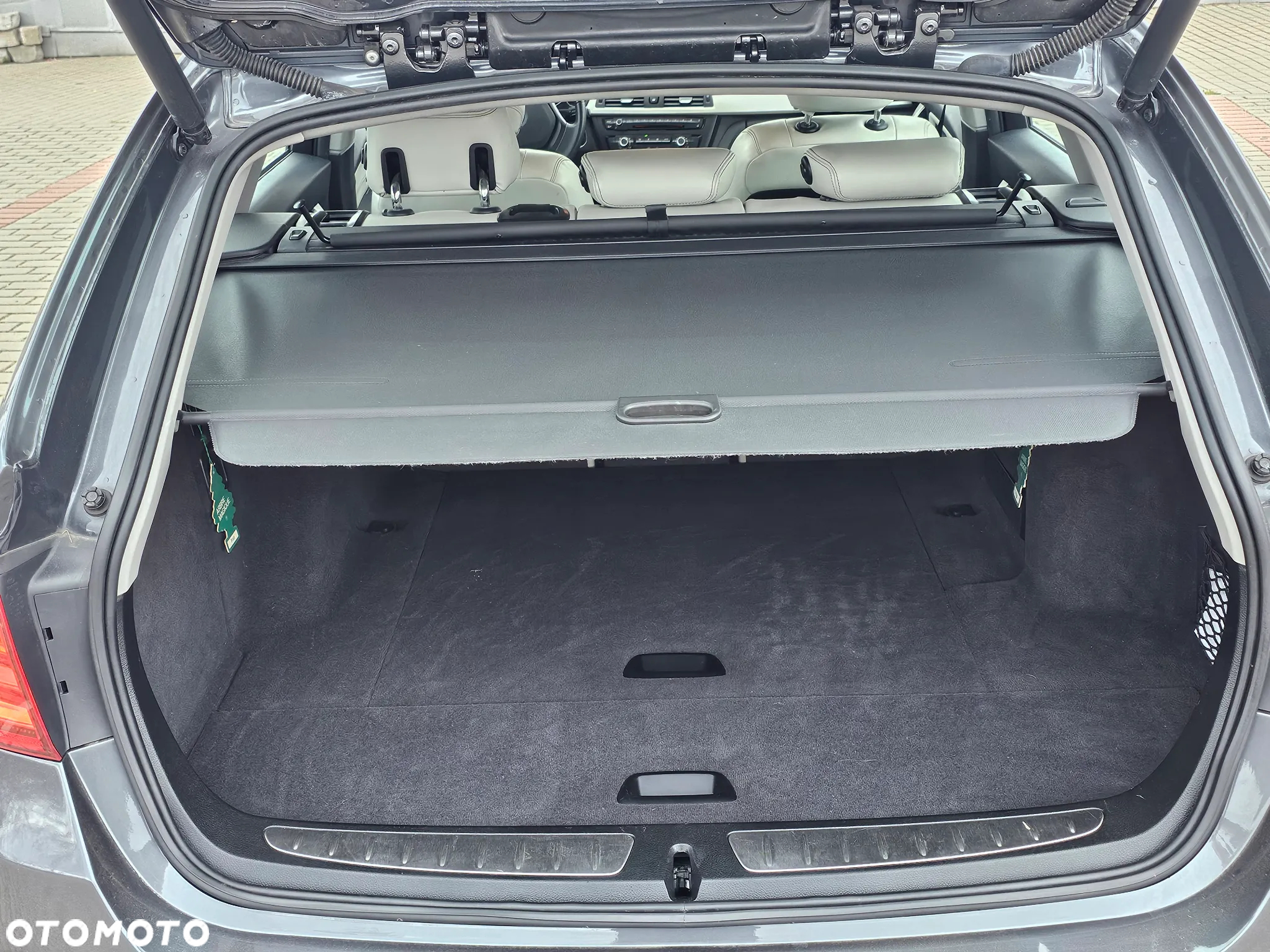 BMW Seria 3 318d Touring Luxury Line - 8