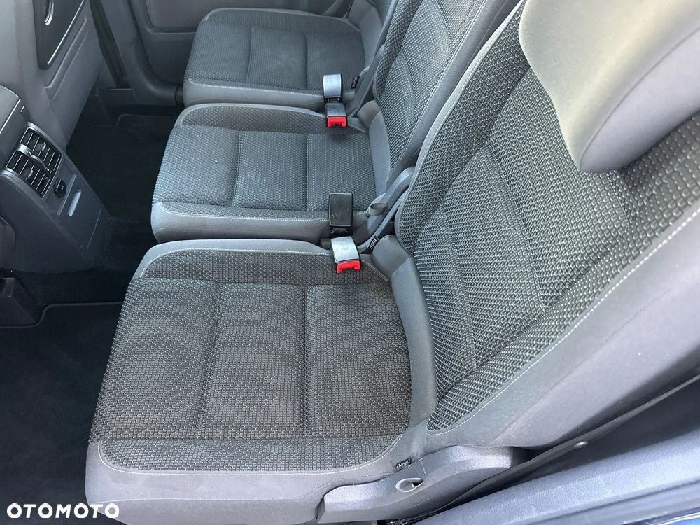 Volkswagen Touran - 21