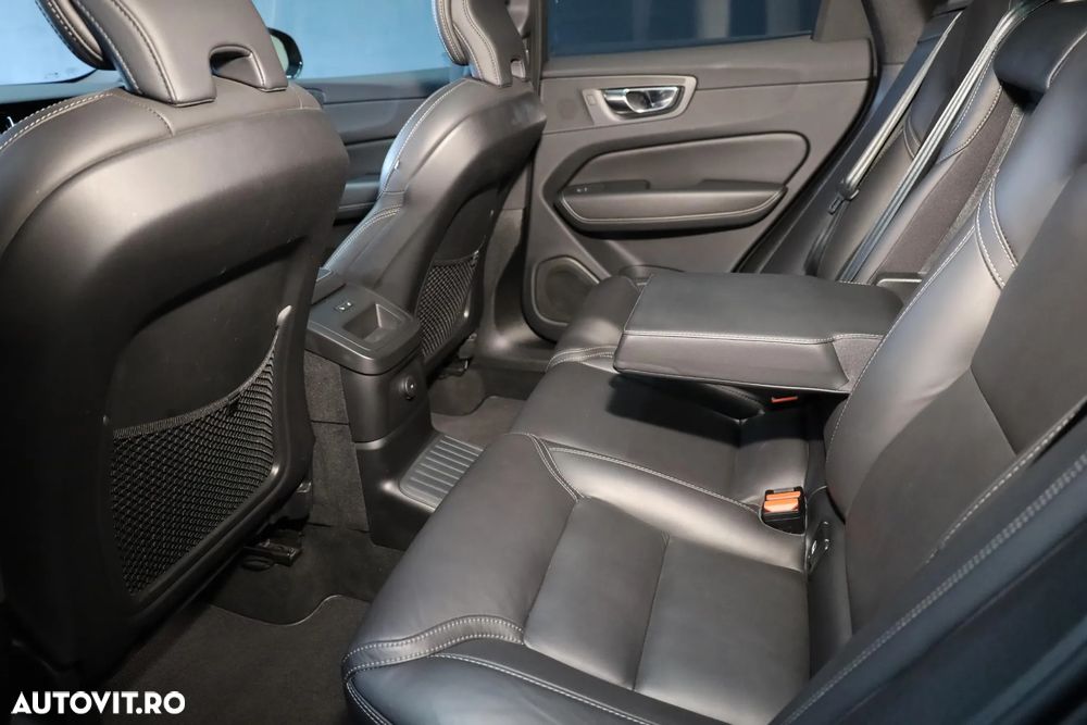 Volvo XC 60 T6 AWD Recharge Geartronic RDesign - 19