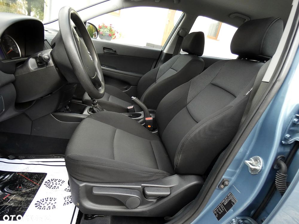 Hyundai i30 1.4 Comfort World Cup - 17