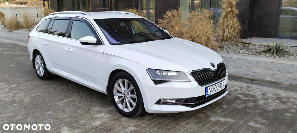 Skoda Superb 2.0 TDI DSG Sportline - 31